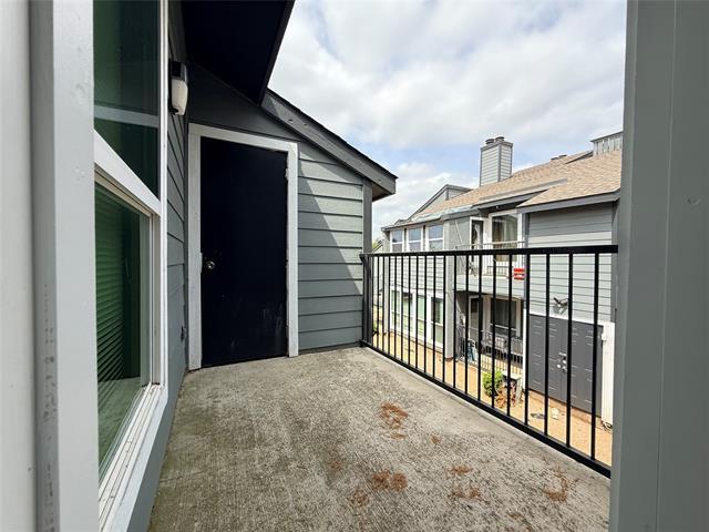 Building Photo - 9696 Walnut St