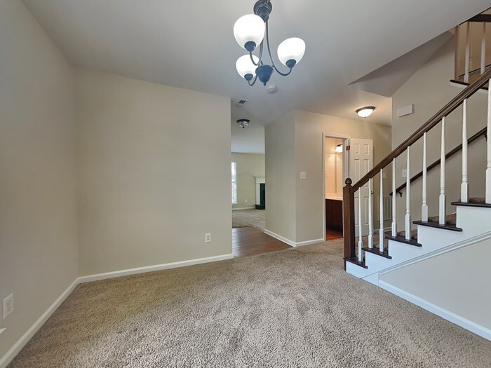 Building Photo - 10110 Northwoods Forest Dr