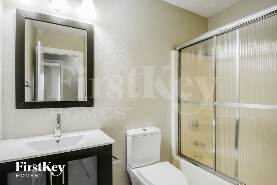 Building Photo - 2005 Rosedale Ct