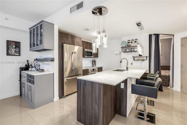 Building Photo - 488 NE 18th St