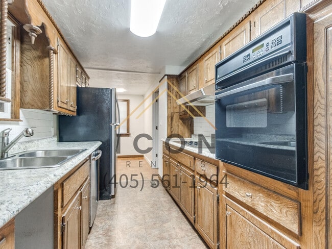 Building Photo - 216 NW 36th St