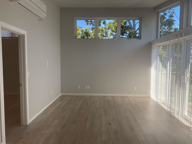 Building Photo - 301 Lacour Way