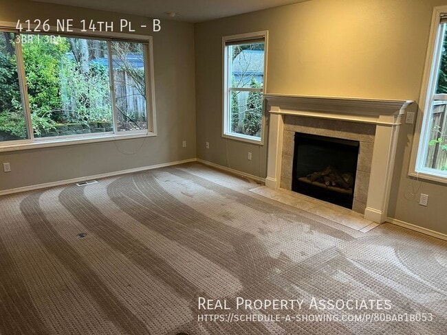 Building Photo - 4126 NE 14th Pl