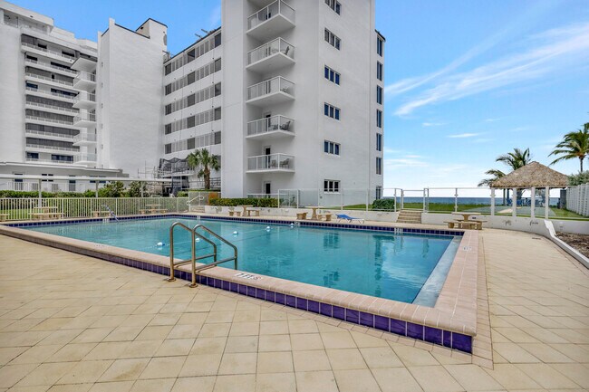 Building Photo - 2909 S Ocean Blvd