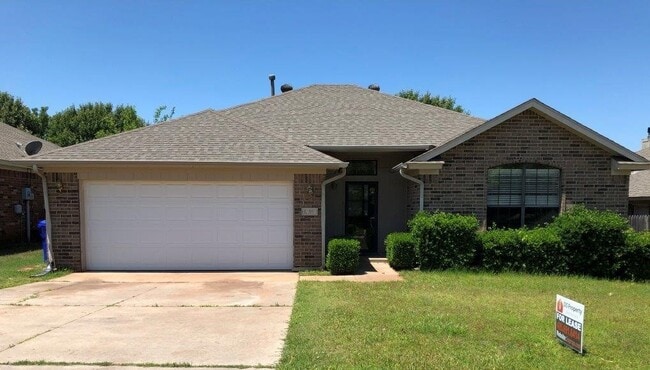 Primary Photo - 3 bed 2 bath home for rent in Norman near ...