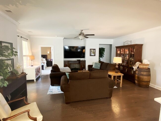 Building Photo - 3730 Sage Dr