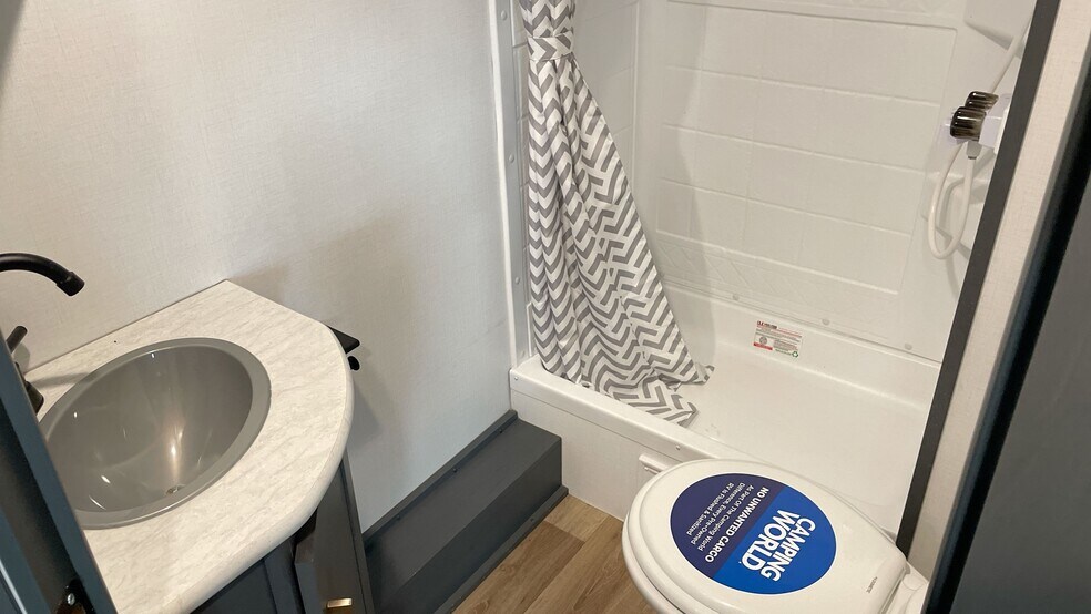 Building Photo - 13691 E Hwy 25