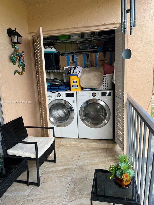 Building Photo - 13715 Kendale Lakes Cir