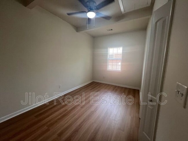 Building Photo - 1366 Clermont Ave