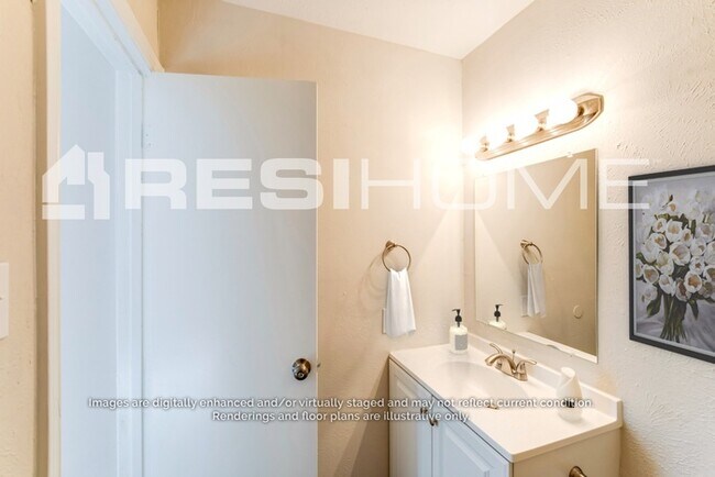 Building Photo - 5821 Ridgecove Dr