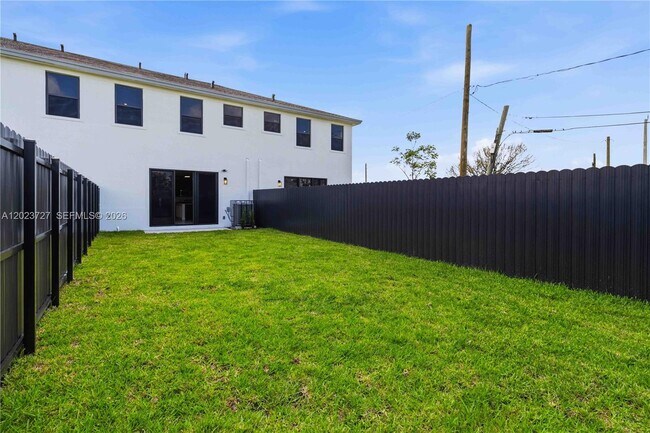 Building Photo - 22348 SW 115th Ct