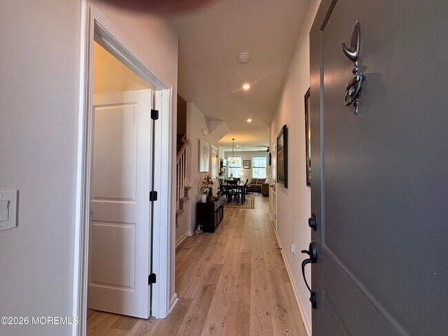 Building Photo - 12 Coburgh Dr