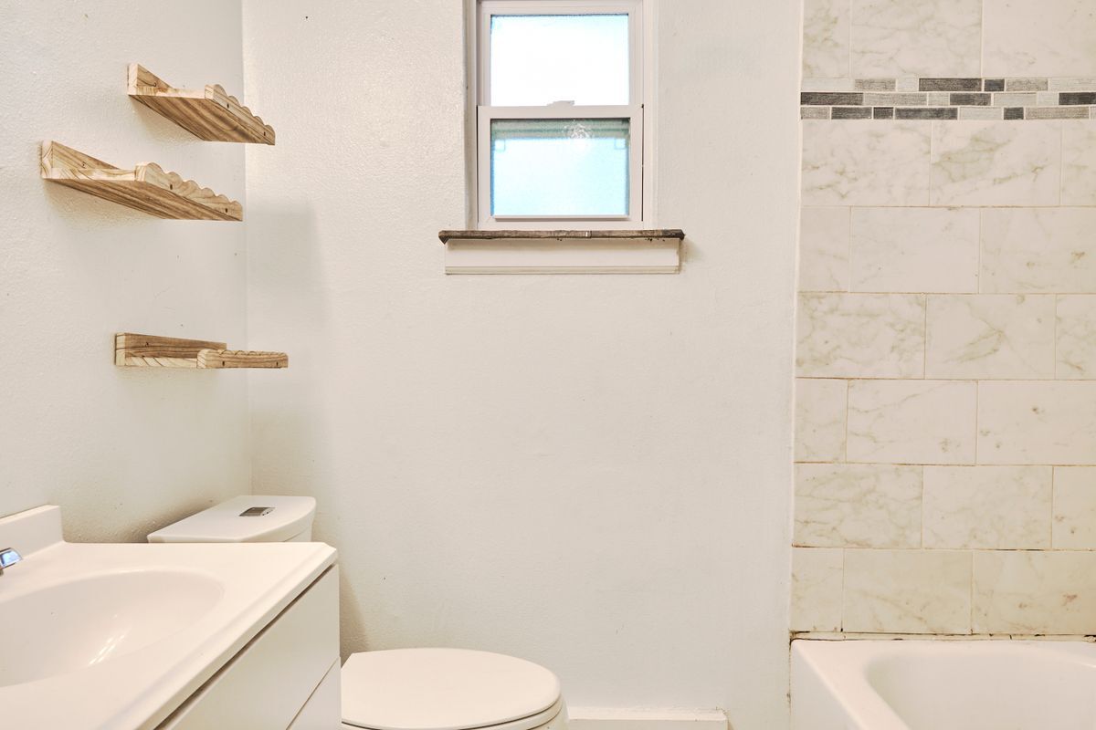 Building Photo - 395 Arora Blvd