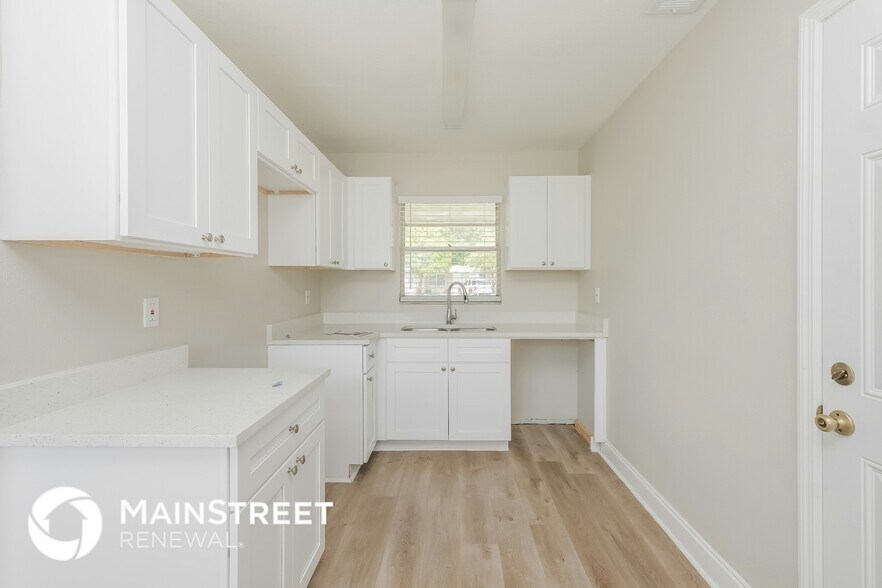 Building Photo - 5205 S 84th St