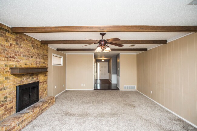 Building Photo - 1407 Elkhart Ave