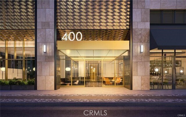 Building Photo - 400 S Broadway