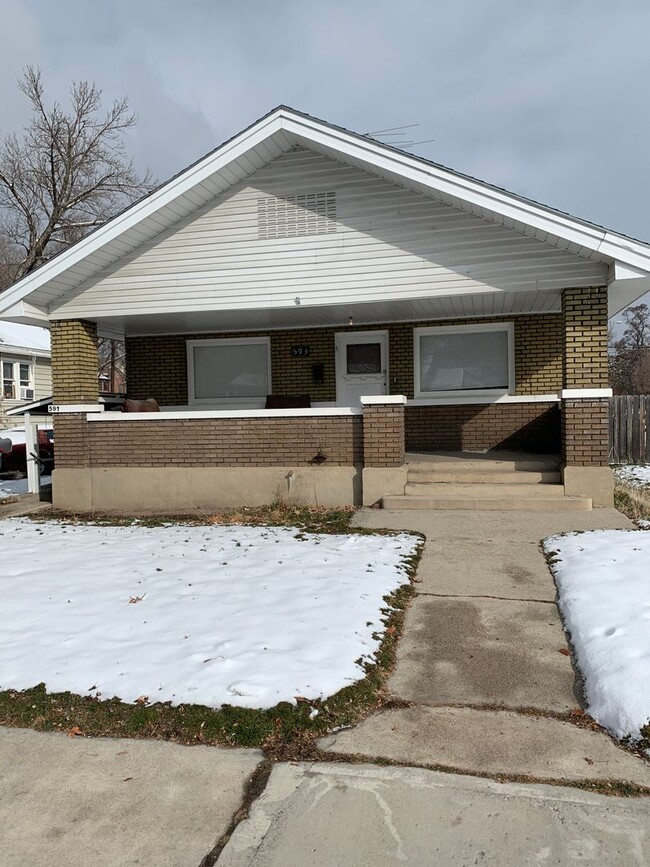 Building Photo - 3 Bed/1 Bath House, super close to BYU cam...