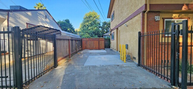 Building Photo - 1430 V St