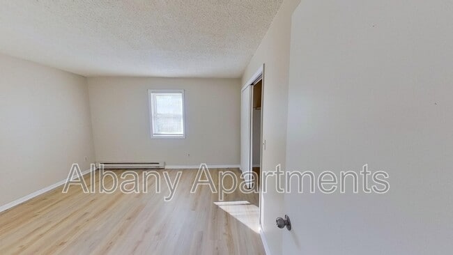Building Photo - 35 Parkwood St