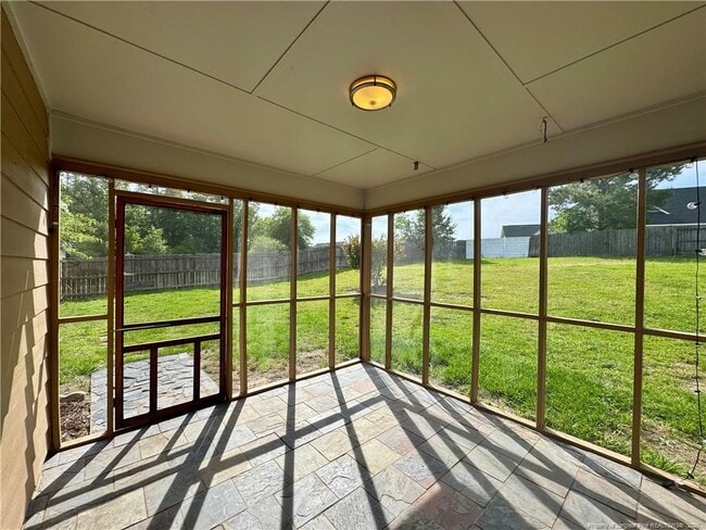 Building Photo - 470 Rushmore Ct