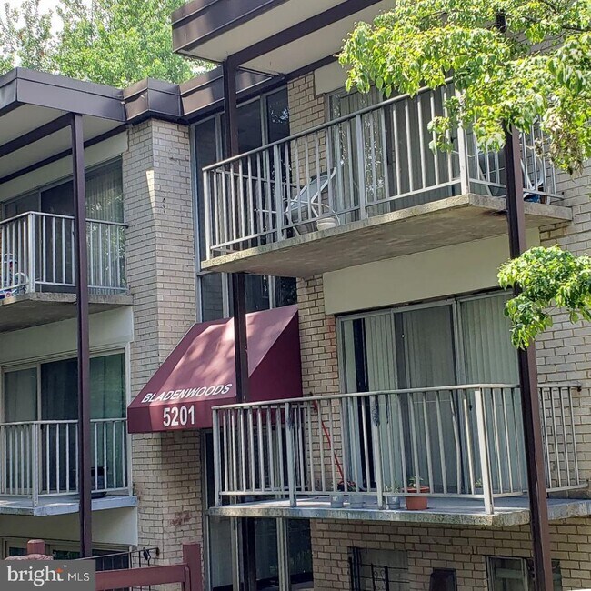 Building Photo - 5201 Newton St