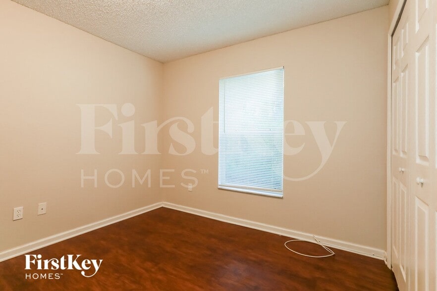 Building Photo - 14905 SE 25 Pl