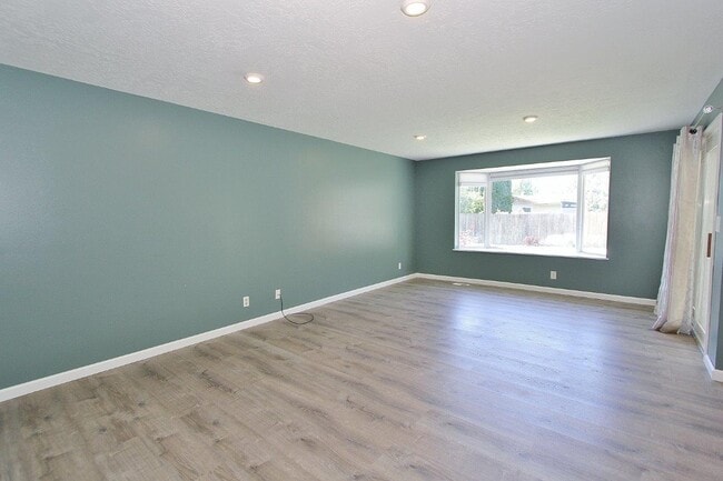 Building Photo - 3873 N Manchester St