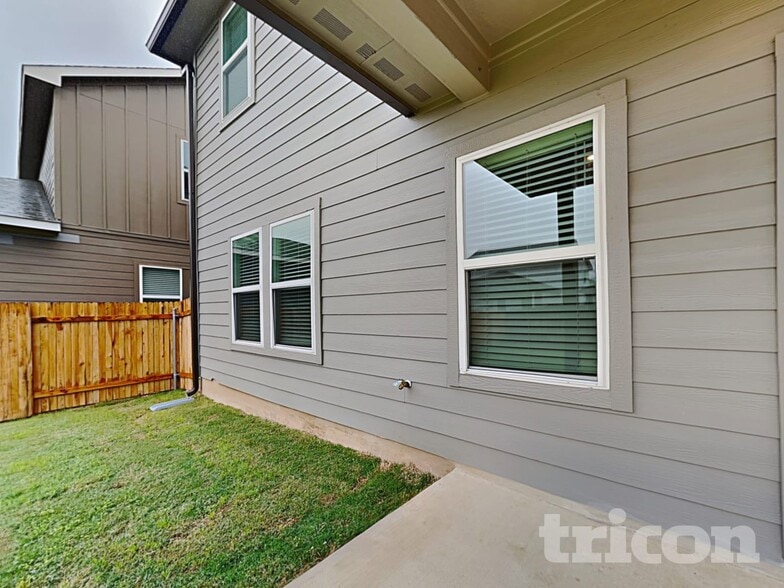 Building Photo - 11802 Copperstone Ave