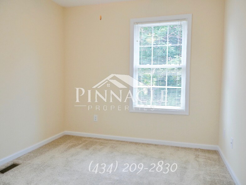 Building Photo - 735 Old Graves Mill Rd