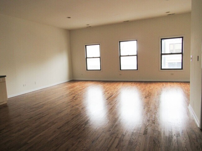 Building Photo - 2340 N Milwaukee Ave