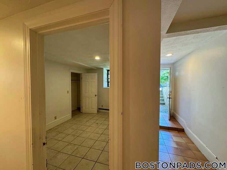 Building Photo - 132 Chiswick Rd