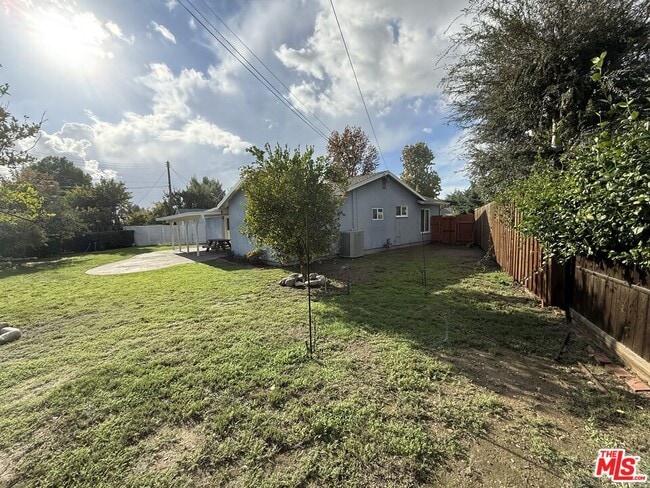 Building Photo - 20224 Kinzie St