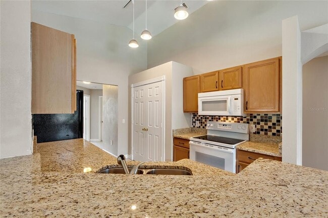 Building Photo - 2301 Paulette Dr