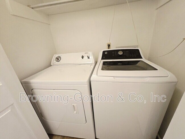 Building Photo - 251 Colt Dr