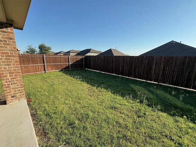Building Photo - 610 Union Dr