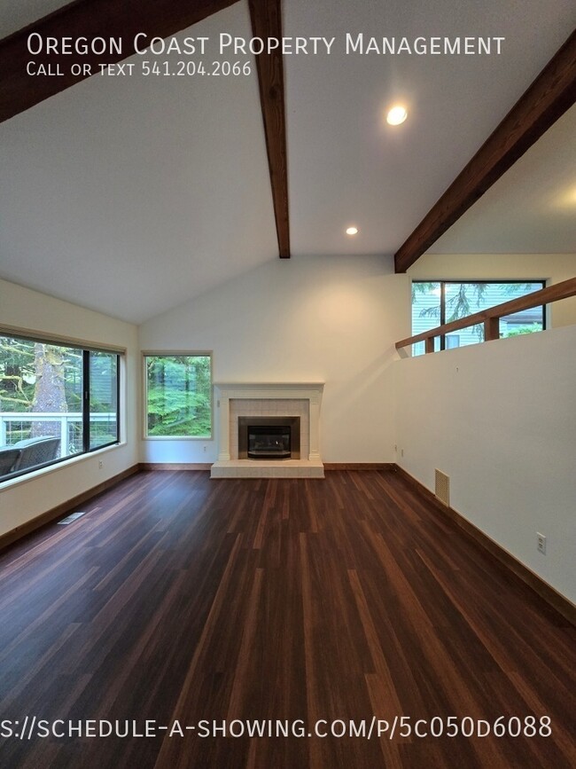 Building Photo - 600 Island Dr