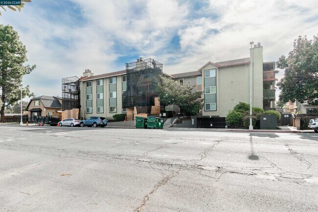 Building Photo - 1315 A St