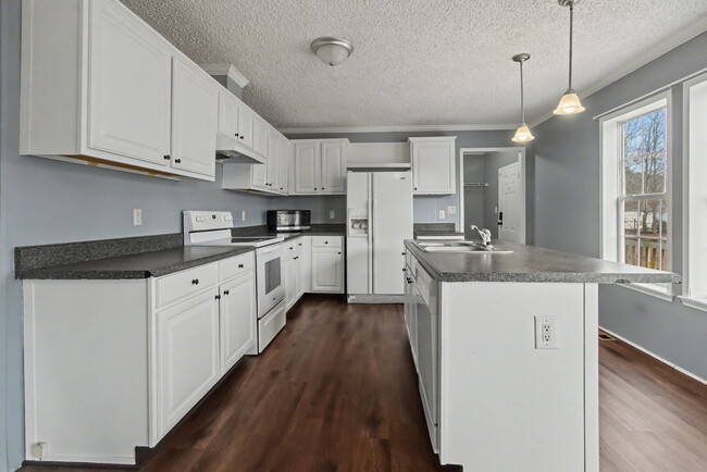 Building Photo - 212 Shipmans Pike