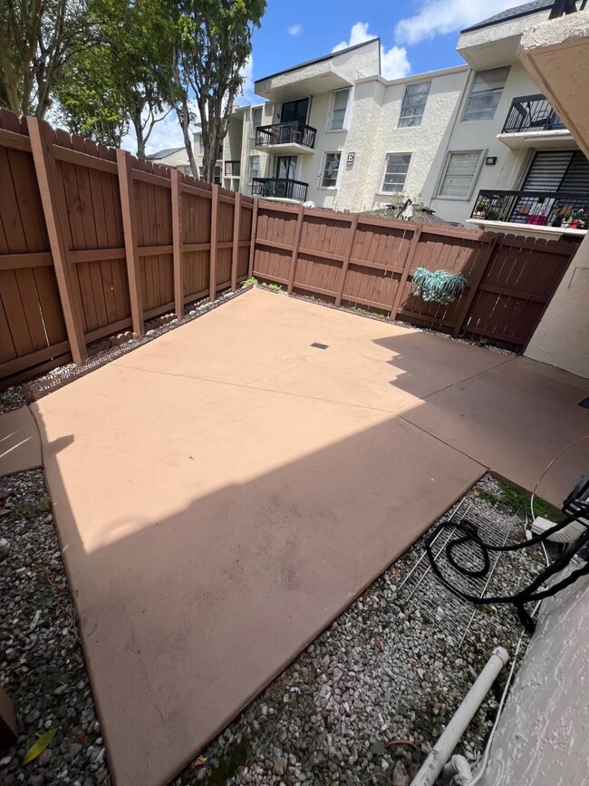 Building Photo - 8307 SW 142nd Ave