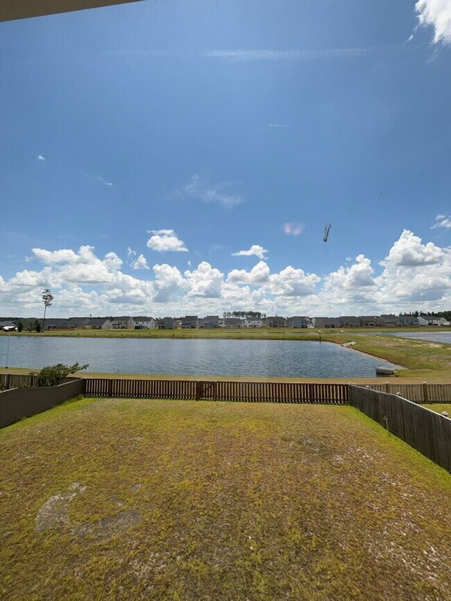Building Photo - 445 Navona Dr