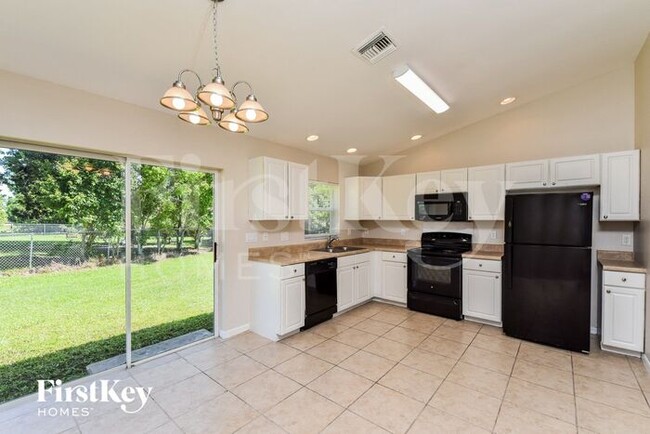 Building Photo - 3923 E Gator Cir