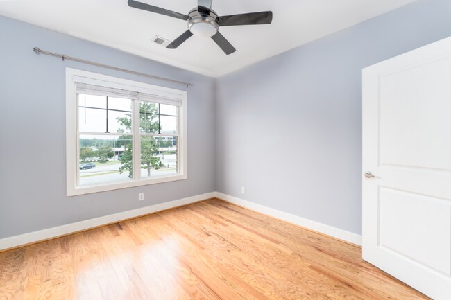 Building Photo - 2920 Martinsville Rd St