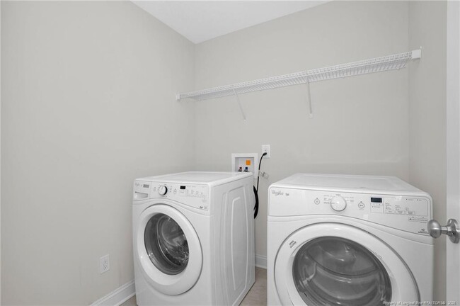 Building Photo - 5369 Debut Ave