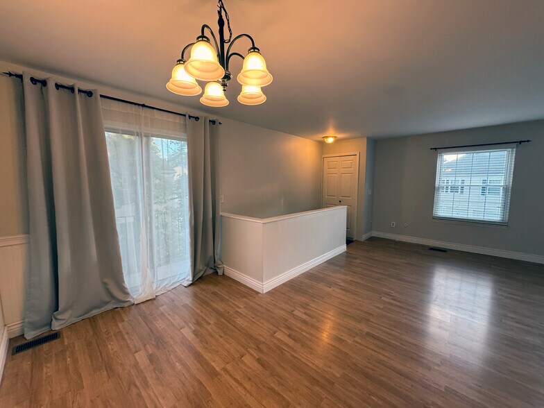 Dining Area - 2649 Fenwick Ct