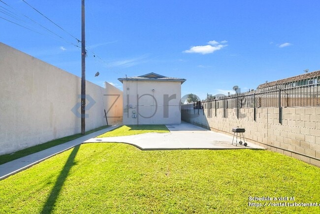 Building Photo - 9226 Palm St