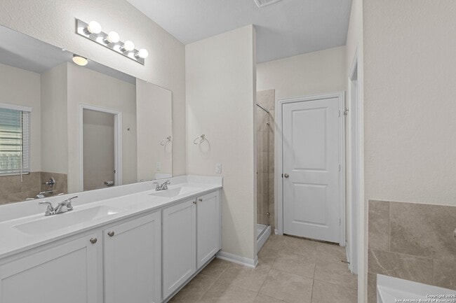 Building Photo - 9219 Cook Crk