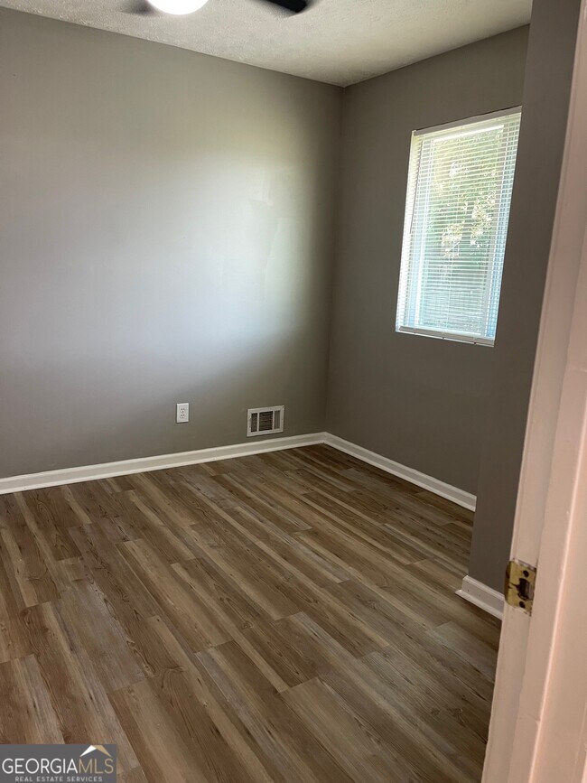 Building Photo - 2660 Turner Valley Cir SW