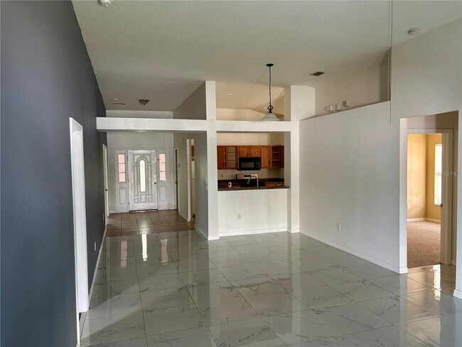 Building Photo - 24905 Siena Dr