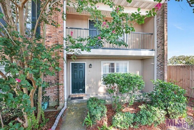 Building Photo - 4625 Parkoaks Dr