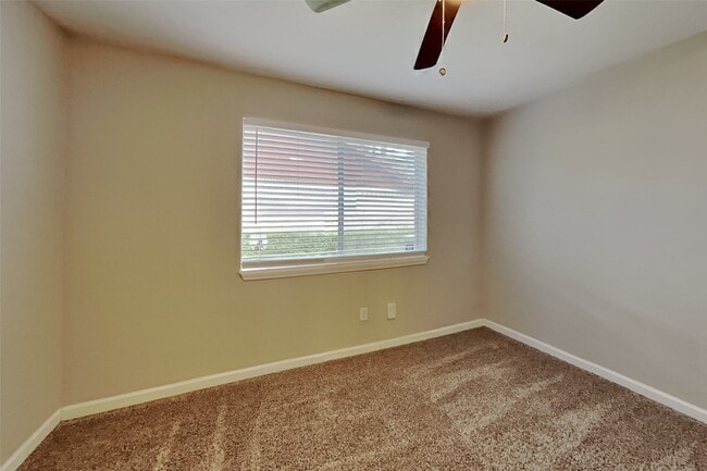 Building Photo - 3007 Birch Creek Dr